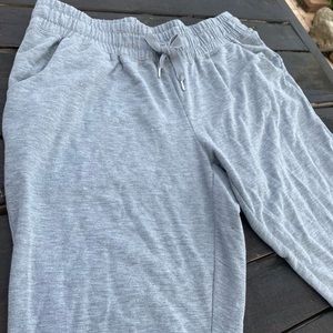 Grey cropped joggers